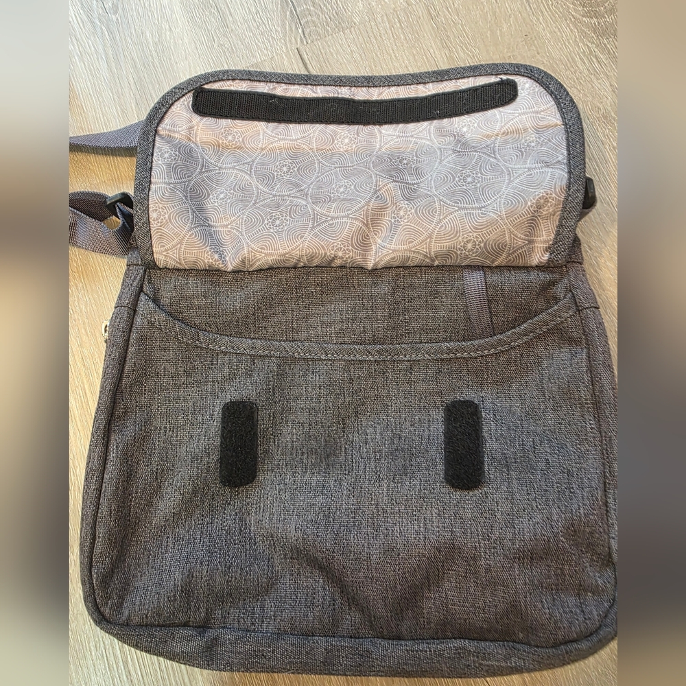 L.L. Bean Boundless Expandable Crossbody Bag Purse Tote 10 X 10 - Picture 8 of 8